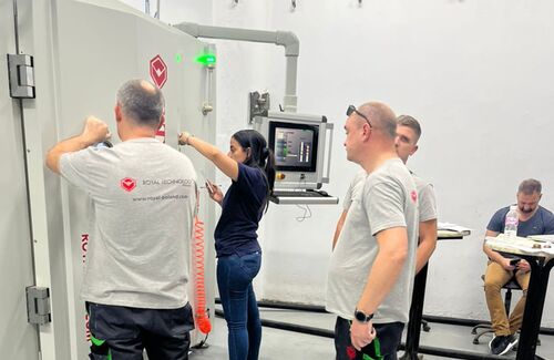 آخرین اخبار شرکت در مورد راندمان پوشش و کیفیت فیلم را با روکش‌های تبخیر حرارتی از فناوری رویال بهبود بخشید